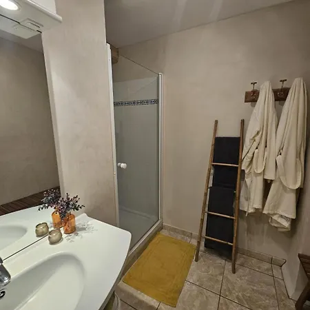 Le Clos De 3*